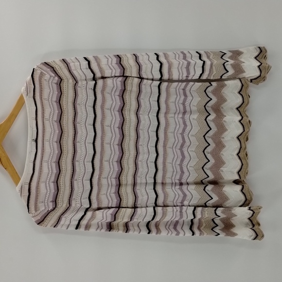 WHBM tan purple & white lightweight sweater size medium zig zag design shimmer - Picture 7 of 7